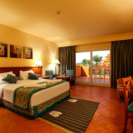 Charmillion Club Aquapark Hotel Шарм ел-Шейх Екстериор снимка A room at the Hilton Sharm El Sheikh
