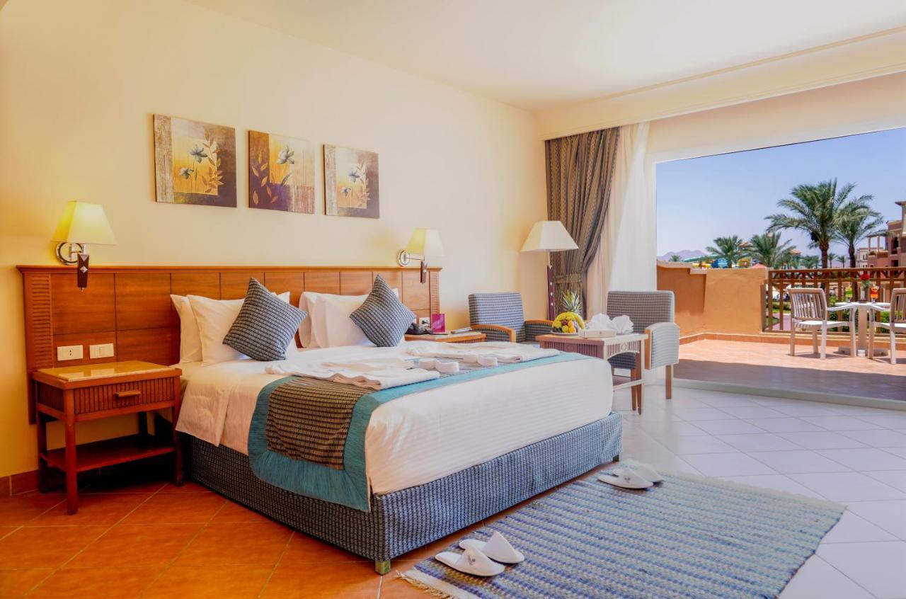 Charmillion Club Aquapark Hotel Шарм ел-Шейх Екстериор снимка A room at the Hilton Sharm El Sheikh