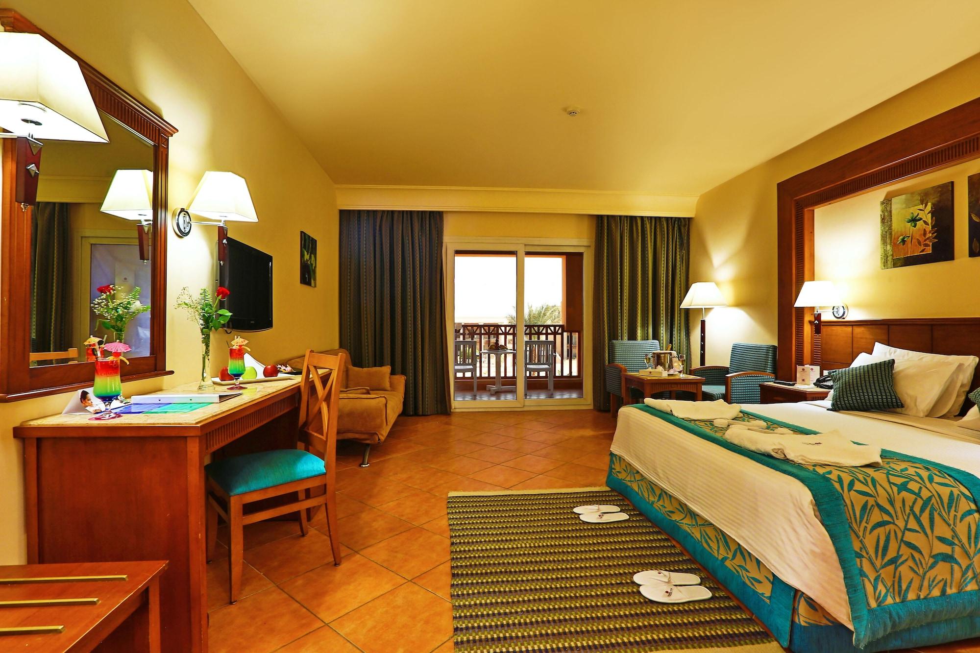 Charmillion Club Aquapark Hotel Шарм ел-Шейх Екстериор снимка A room at the Hilton Sharm El Sheikh
