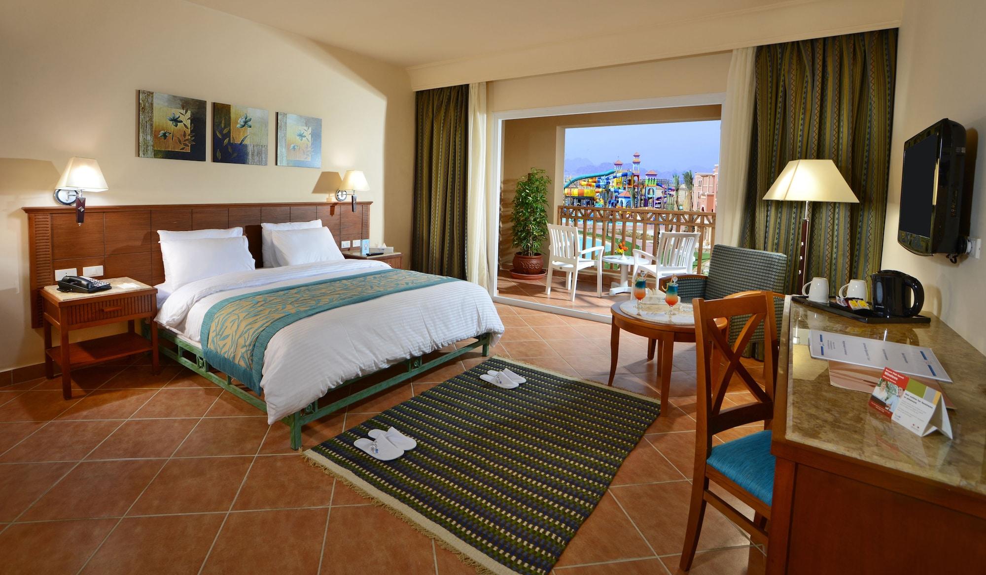 Charmillion Club Aquapark Hotel Шарм ел-Шейх Екстериор снимка A room at the Hilton Sharm El Sheikh