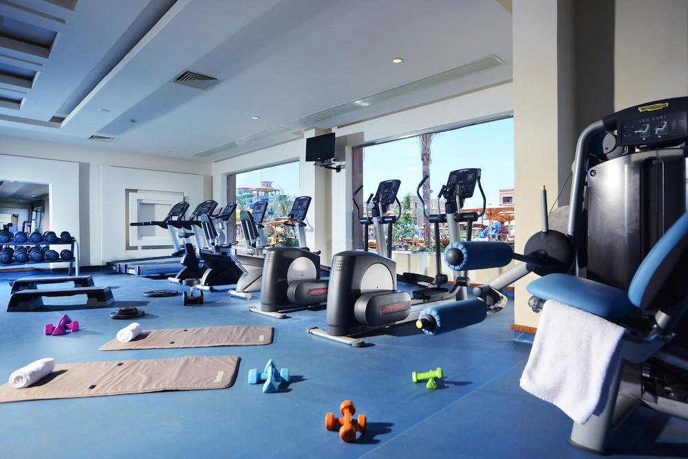Charmillion Club Aquapark Hotel Шарм ел-Шейх Екстериор снимка The gym at the hotel