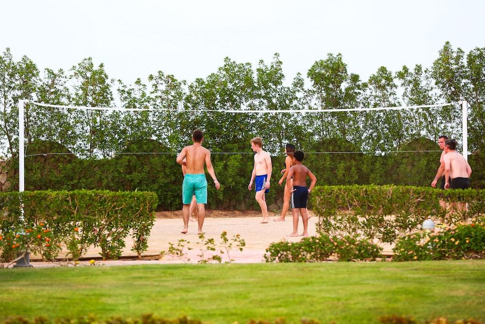 Charmillion Club Aquapark Hotel Шарм ел-Шейх Екстериор снимка Volleyball at the beach