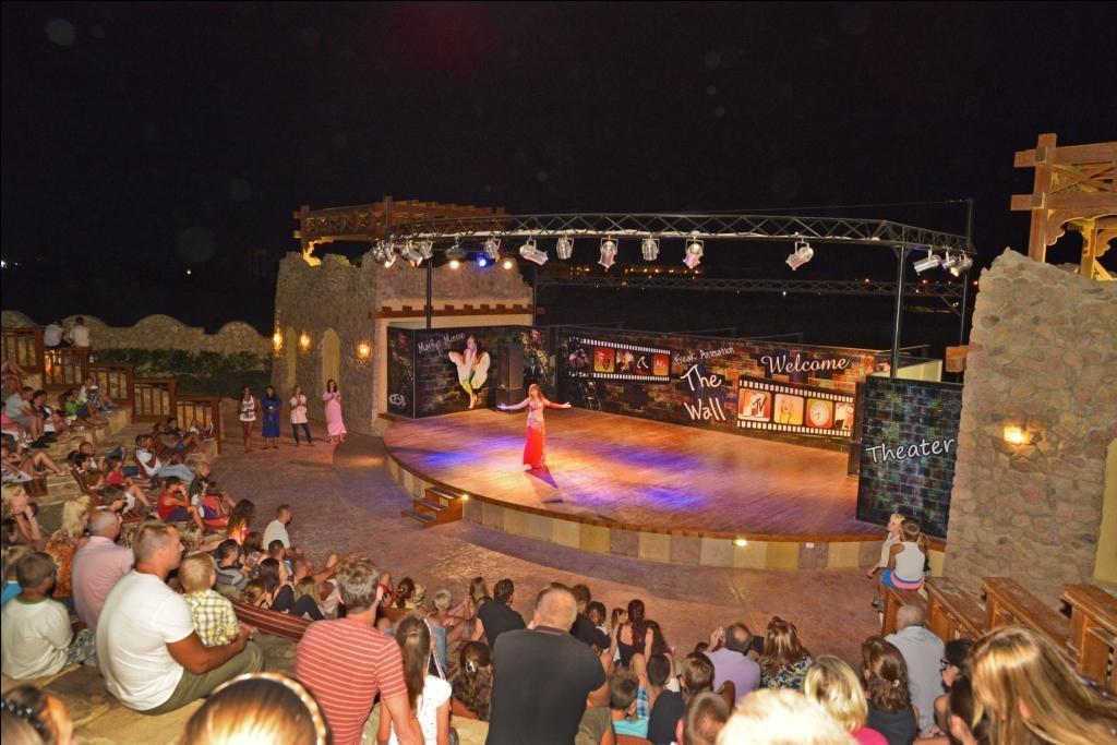 Charmillion Club Aquapark Hotel Шарм ел-Шейх Екстериор снимка The stage at the amphitheater