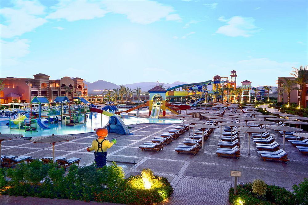 Charmillion Club Aquapark Hotel Шарм ел-Шейх Екстериор снимка The water park at the Hilton Luxor Resort