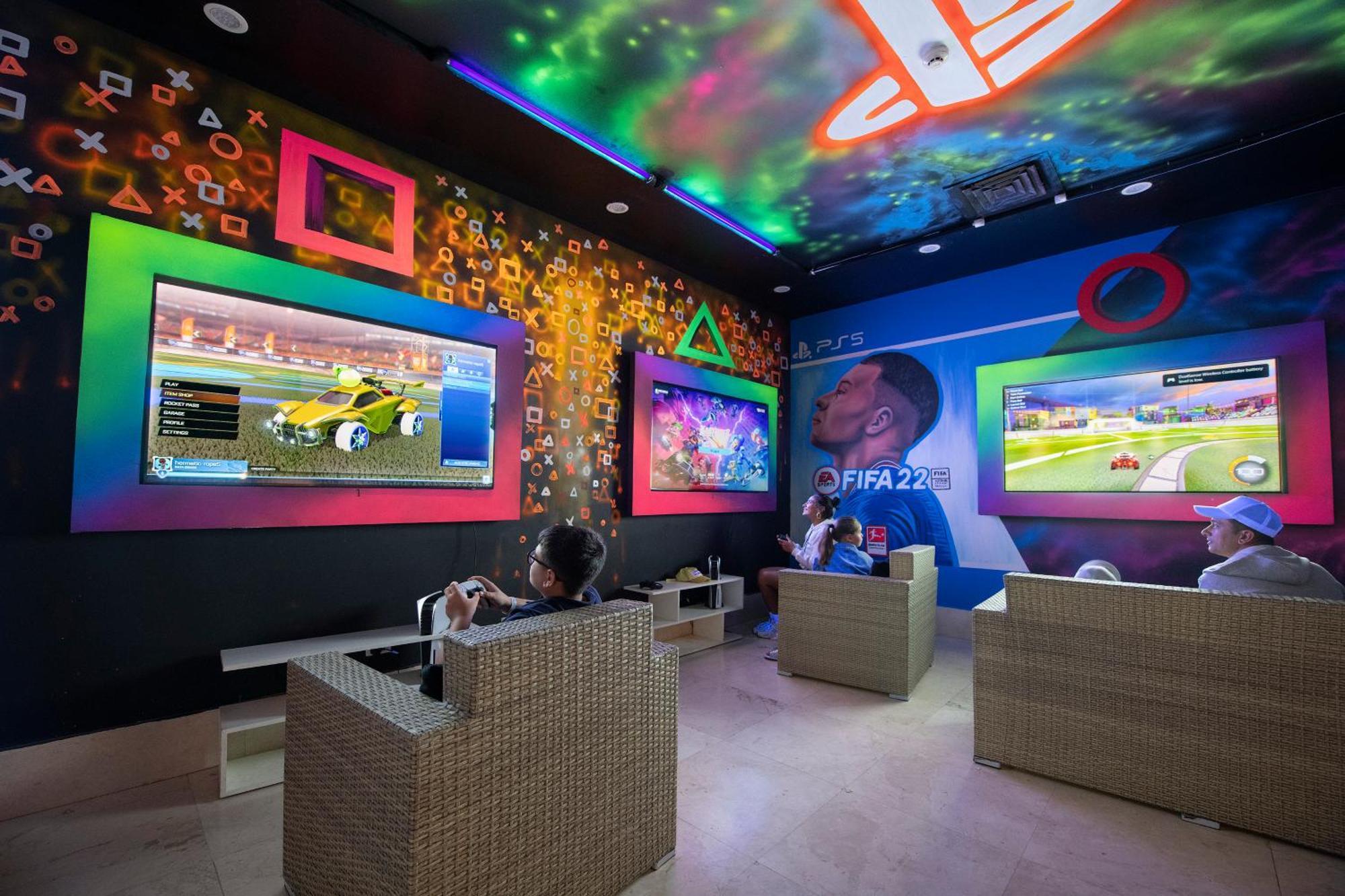 Charmillion Club Aquapark Hotel Шарм ел-Шейх Екстериор снимка PlayStation Lounge in Dubai